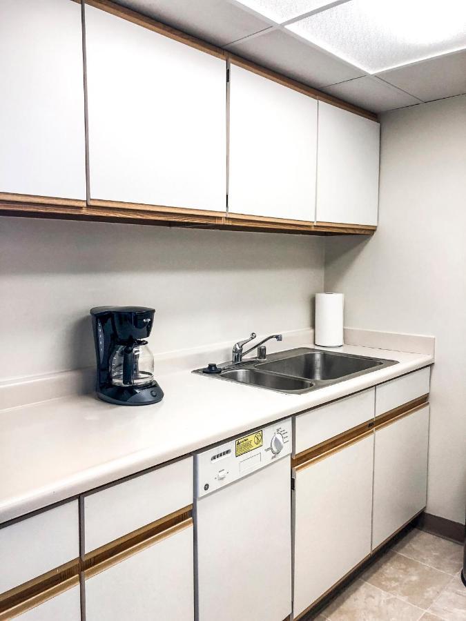 Short Term Rentals At The Park At Trowbridge Senior Community Southfield Dış mekan fotoğraf