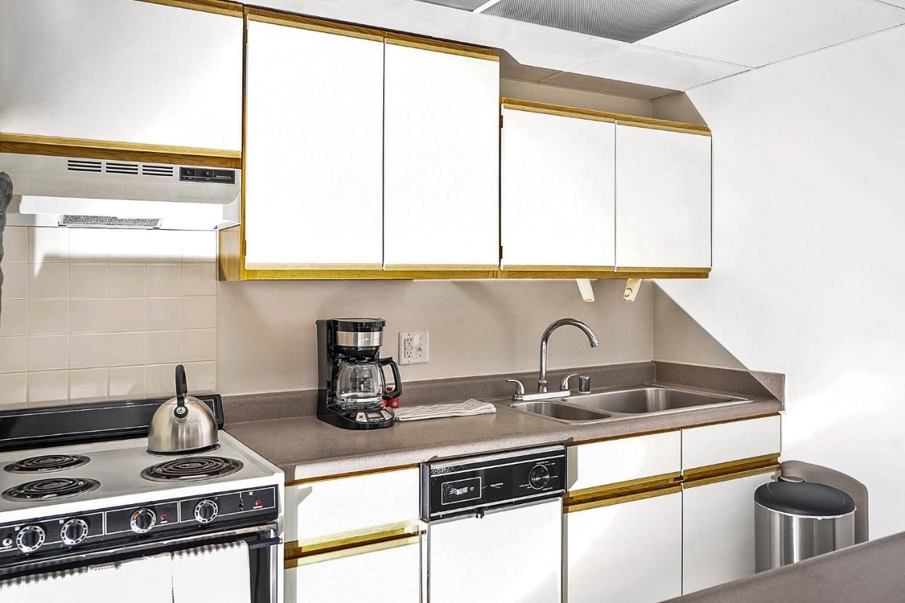 Short Term Rentals At The Park At Trowbridge Senior Community Southfield Dış mekan fotoğraf